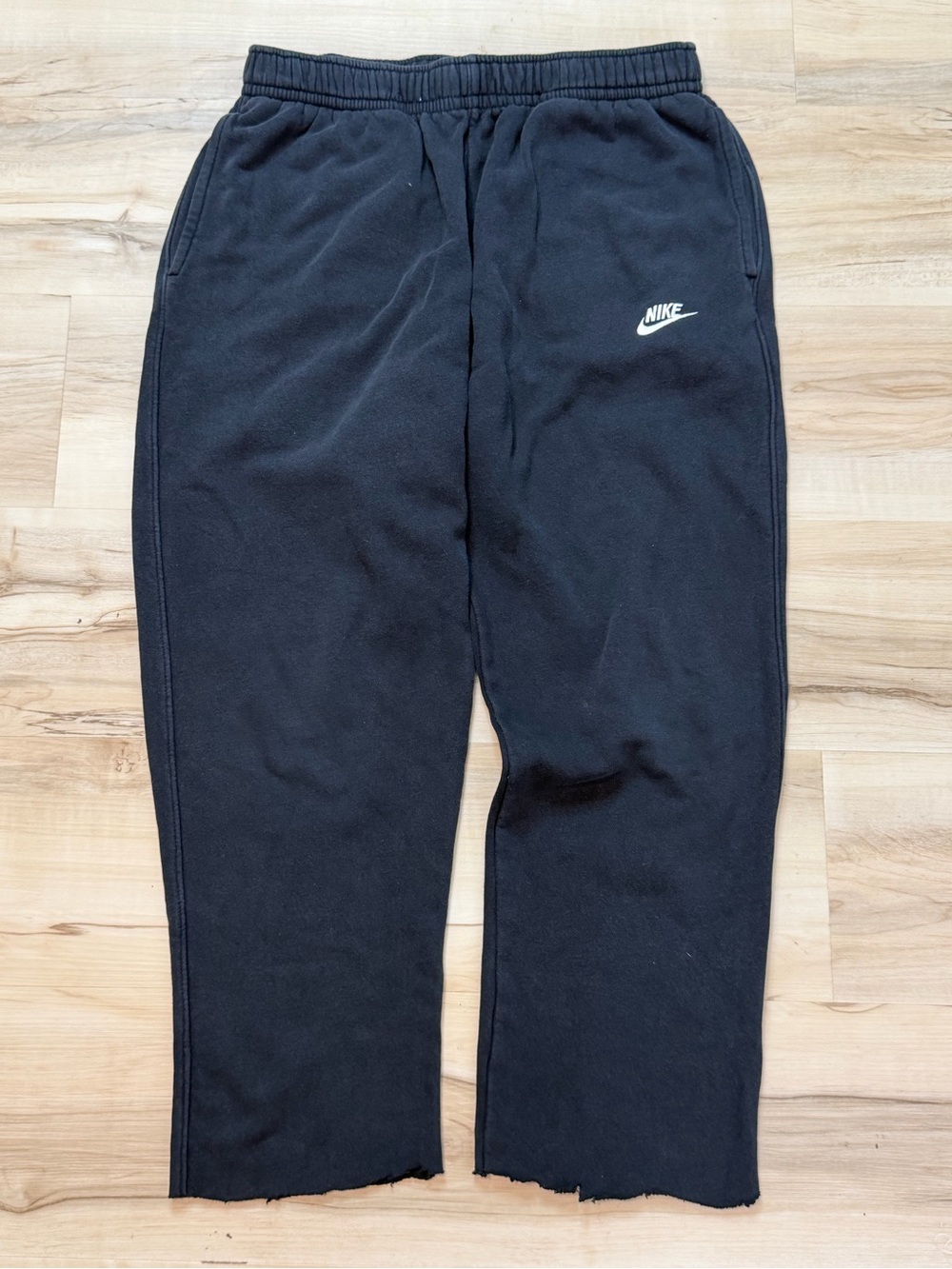 Nike Blacks Men’s Joggers with White Logo